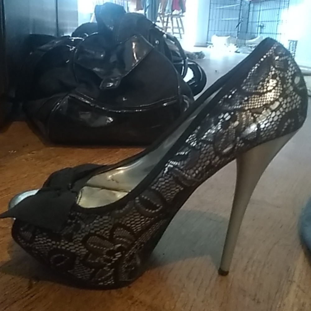 High heel silver black lace